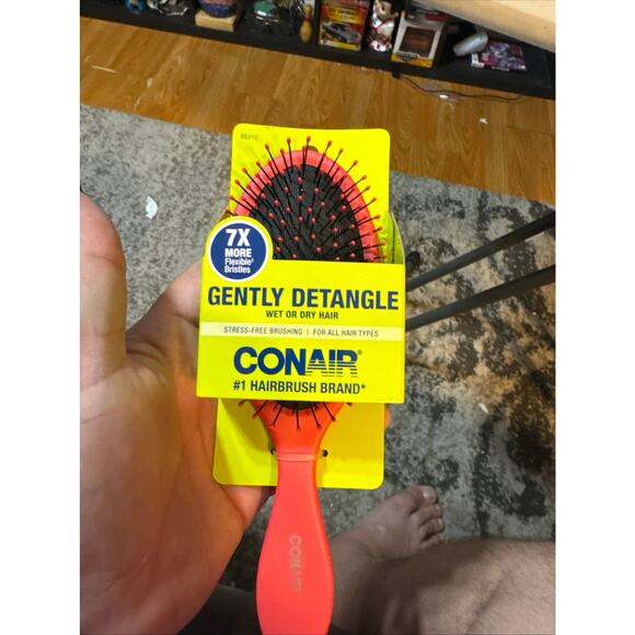 Studio selection, spa headband, wrap, scarf brushes, claw clips and more - Picture 5 of 16